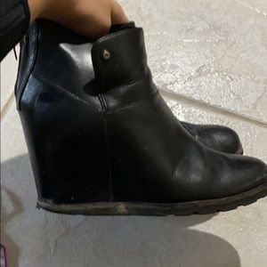 Ugg Amal wedge boots size 9.5